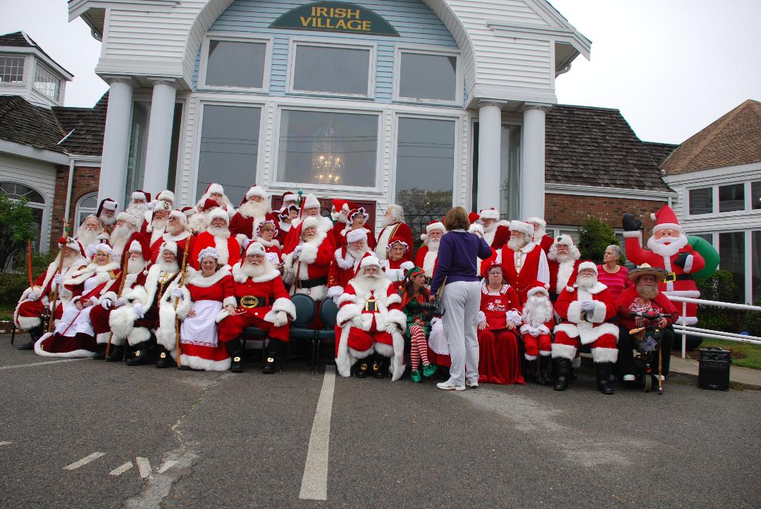 16-santa-claus-adeles-of-hollywood-professional-traditional-suit-irish-village-pa