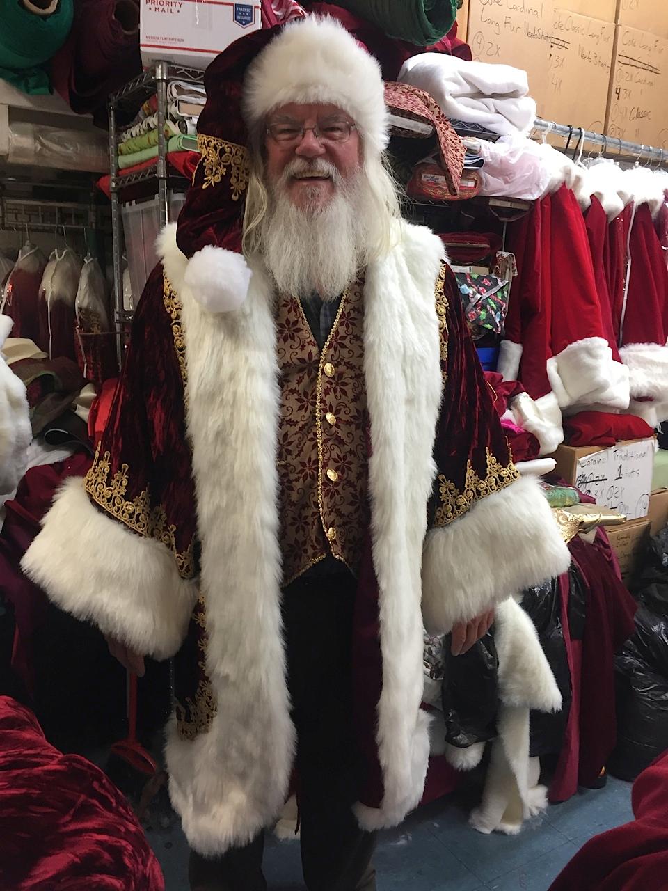 4-santa-claus-professional-vest-shirt-combo-royal-robe-Peter-Wiseman