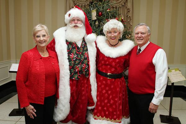 45-santa-claus-professional-adeles-of-hollywood-vest-shirt-combo-Tim-Cavender