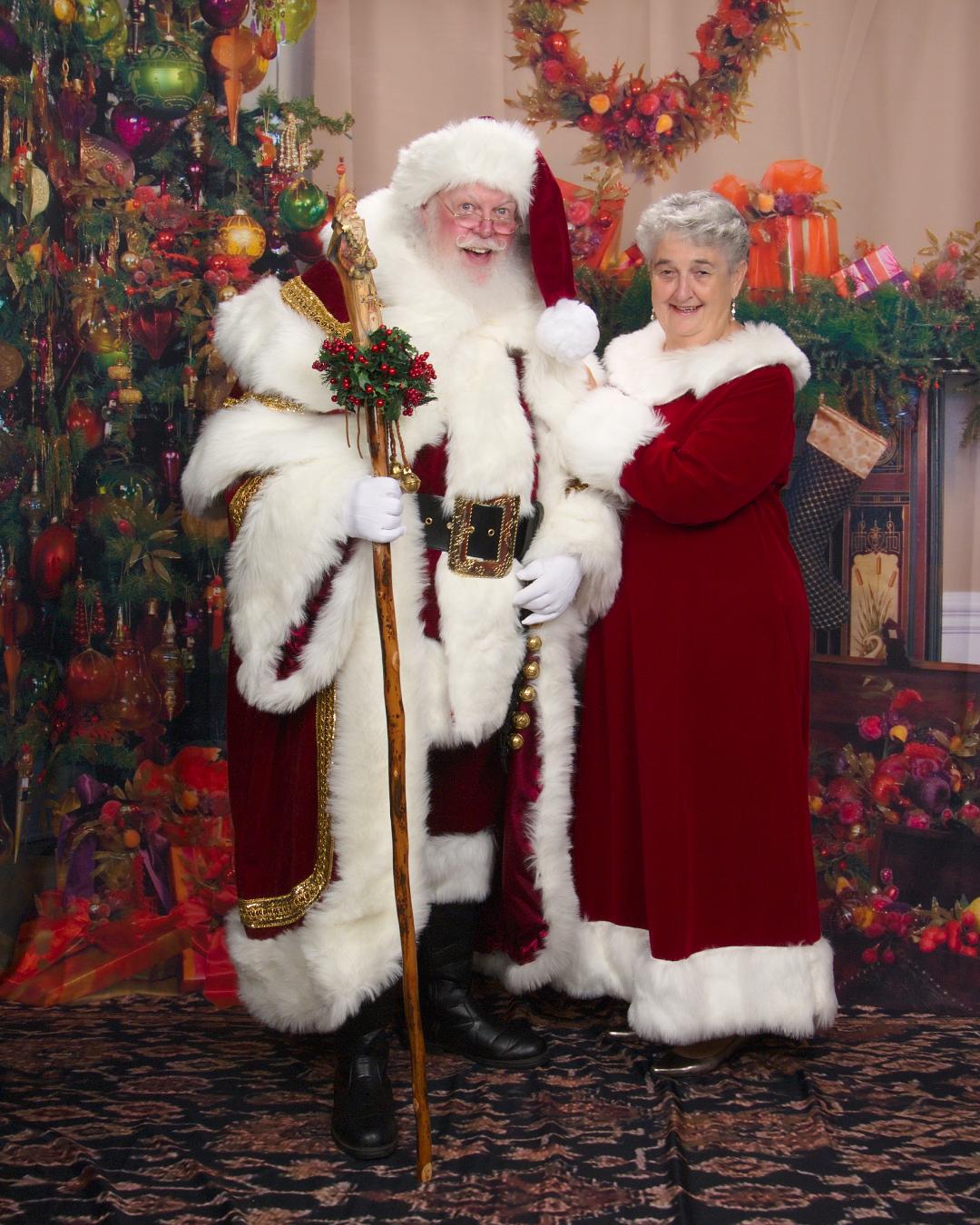 Traditional santa suit hotsell